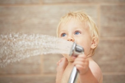 Cum să întăriți tehnicile și regulile de conducere ale gâtului copilului