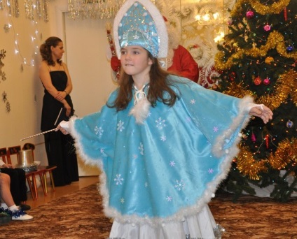 Snow Maiden costum cu modelul propriilor mâini (adult), artizanat de Anul Nou mâini proprii