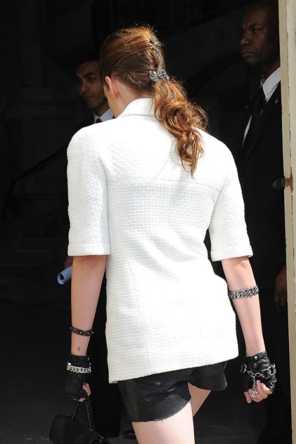 Kristen Stewart a arătat noi tatuaje în săptămâna modei