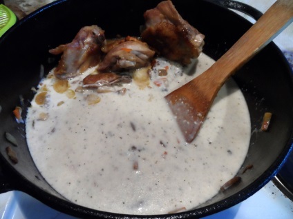 Pui cu ciuperci în sos de smântână - cum să gătești pui cu ciuperci în sos, rețetă pas cu pas cu