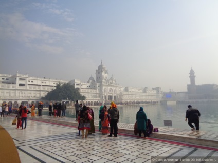 La templul de aur al Sikhilor din Amritsar (Punjab), un sfat de la arkhip251166
