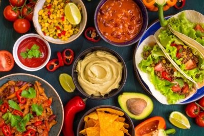 Salată mexicană cu pui și miere într-o noapte fierbinte, cele mai bune salate și gustări