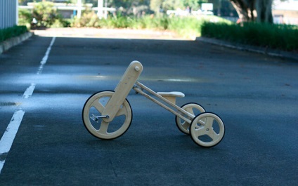 Biciclete neobișnuite - pe baterii solare, choppers, din lemn, combinate cu un rucsac