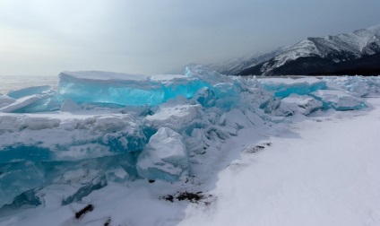 Gheață turcoaz incredibilă din Lacul Baikal în fotografii peisaj ale lui Aleksey Trofimov