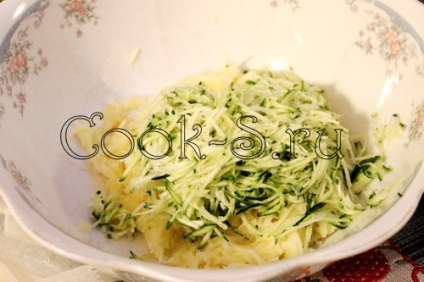 Fritters burgonyából és cukkínából - lépésről-lépésre fotó, zöldségekből készült ételek
