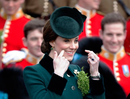 Защо трик на принц Уилям към Кейт Мидълтън ръка, Marie Claire