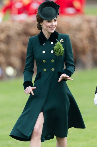 Защо трик на принц Уилям към Кейт Мидълтън ръка, Marie Claire