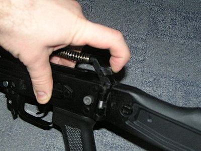 Demontarea revolverului
