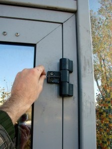 Repararea ușilor din plastic cu recomandările mâinilor proprii, ghidați ușile
