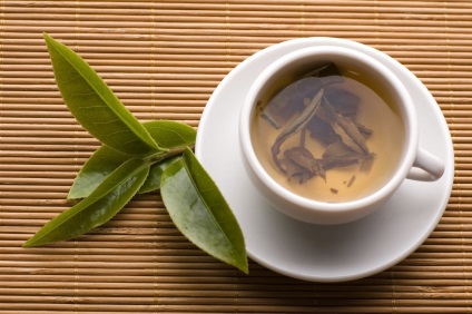 Rețete și beneficii de ceai cu frunze de dafin