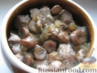 Recept burgonyával gombával és hús potban