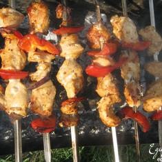 Shish kebab de la pui și curcan