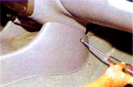 Scoaterea garniturii de podea - accent hendai (accent de hyundai)