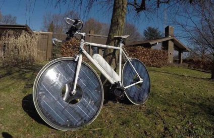 Solarbike - bicicleta solară, mersul pe jos