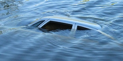 Vehicul de vis sa înecat într-o mașină de vis înecată într-un vis