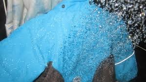 Spălarea îmbrăcămintei cu membrană (jachete, țesături etc.)