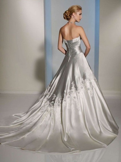 Esküvői ezüst színben hogyan kell díszíteni a helyzetet, öltöztetős