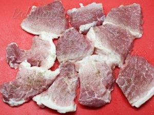 Carne de porc în franceză în cuptor cu roșii