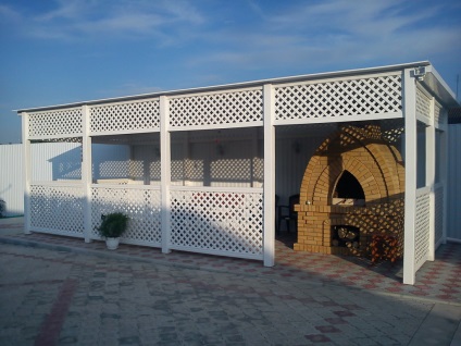 Terasă cu facilități de design gratar, nasha besedka