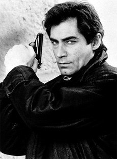 Timothy Dalton este un gentleman al eșecului