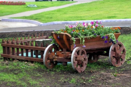 Flori de grădină din lemn în aer liber la prețuri și fotografii din Moscova