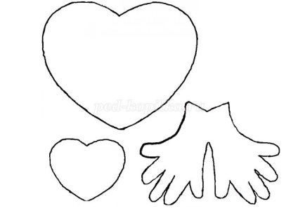 Valentine pentru o mamă de hârtie cu mâinile unui copil de 5-7 ani