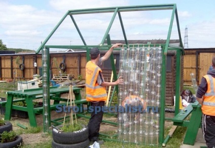 Variante de construcție a gardului din sticle de plastic