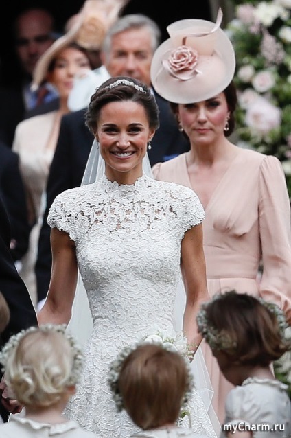 Milyen költségekkel esküvői ruhák nővérek Middleton árak és a design csoport szép híreket