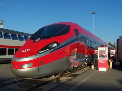 În frumoasa departe de tren - știința goală