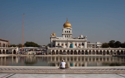 Templul lui Sikh Bangla, cum se obține descrierea și fotografia