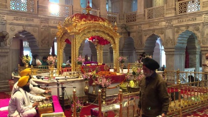 Templul lui Sikh Bangla, cum se obține descrierea și fotografia