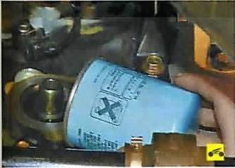 Schimbarea uleiului în motor și filtrul de ulei pe nissan almera classic