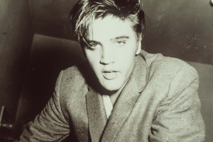 8 ianuarie 1935 sa nascut prestigios Elvis (elvis presley)