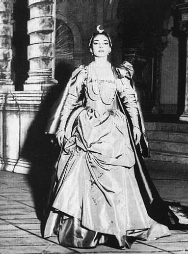 Divina Maria Callas (biografie, 33 poze)