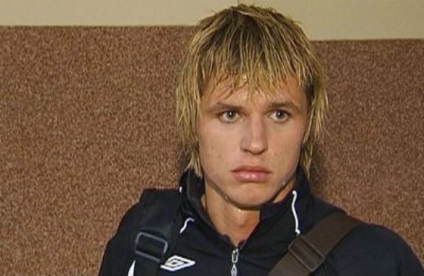 Dmitri Tarasov (fotbalist) - biografie, fotografie, înălțime, greutate, soție, copii