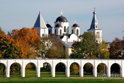 Vizitarea Marelui Novgorod Yaroslavl Dvorishche