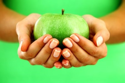 Extract din mere se descurcă mai bine cu celulele canceroase decât chimioterapia, medicina populară