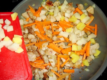 Umplut dovleac cu pui și legume