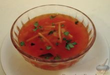 Gazpacho din roșii, castraveți și ardei grași cu fotografie