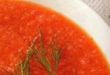Gazpacho din roșii, castraveți și ardei grași cu fotografie