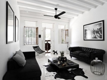 A minimalizmus stílusának belseje olyan jeleket hordoz magában, mint a saját kezükben a házban való kényelem