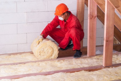 Cum să conduceți rapid și economic izolarea podelei într-o casă din lemn cu propriile mâini