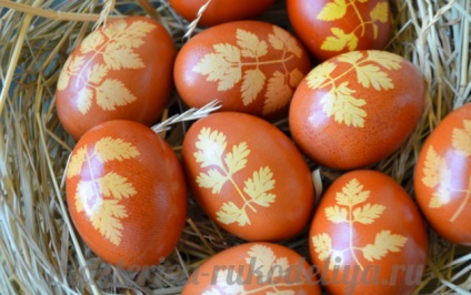 Cum să pictezi ouăle pentru Paște cu mâinile tale, 10 rețete cu o fotografie