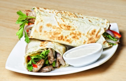 Hogyan készítsünk egy shawarma home subtleties receptet - egy kulináris, lépésről-lépésre készült recept egy fotóval