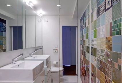 Hogyan takaríthat meg a csempe javításánál a fürdőszobai tippek és fotók között?