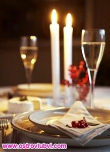 Hogyan hozzunk létre egy romantikus romantikus vacsorát egy étteremben