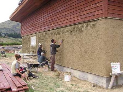 Hogyan könnyíthetjük meg a házat a szalmával, az agyaggal és a fűrészporral saját kezükben könnyű feladat