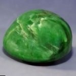 Stone jade (55 fotografii) vindecare și proprietăți magice, ornamente de minerale negre, în cazul în care