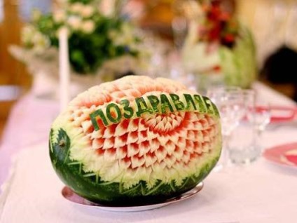 Zöldségek és gyümölcsök faragása - ehető asztali dekoráció - az alsó menyasszony-nn menyasszonyi portálja