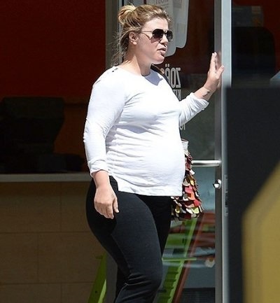 Kelly Clarkson (kelly clarkson) este foarte grasă